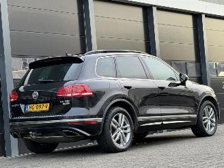 Volkswagen Touareg 3.0 TDI R-Line Pano Camera Euro-6 picture 4