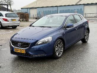 occasion passenger cars Volvo V-40 2.0 D2 Panorama Camera EURO-6 2015/12