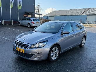 Käytettyjen passenger cars Peugeot 308 1.6 BlueHDI Leer Panorama EURO-6 2015/12