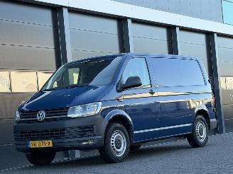 voitures fourgonnettes/vécules utilitaires Volkswagen Transporter 2.0 TDI 3-PERS Airco 2015/10