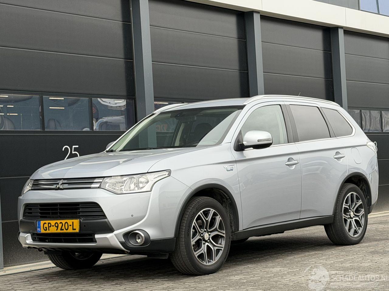 Mitsubishi Outlander 2.0 PHEV Camera Navi Clima PDC
