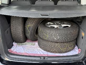 Volkswagen Touran 1.2 TSI Clima picture 10