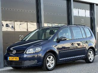 Käytettyjen passenger cars Volkswagen Touran 1.6 TDI BlueMotion Navi Clima PDC 2013/10