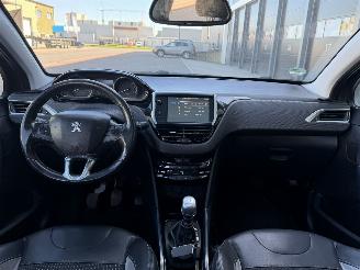 Peugeot 2008 1.6 e-HDi Blue Lease Executive picture 7