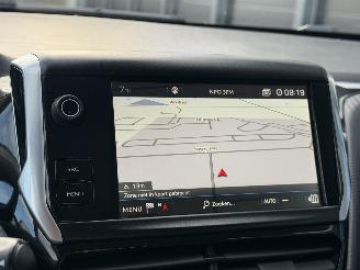 Peugeot 208 1.6 BlueHDi Allure JBL Clima Navi EURO-6 picture 10