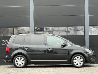 Volkswagen Touran 1.6 TDI Navi Clima 7-PERS picture 3