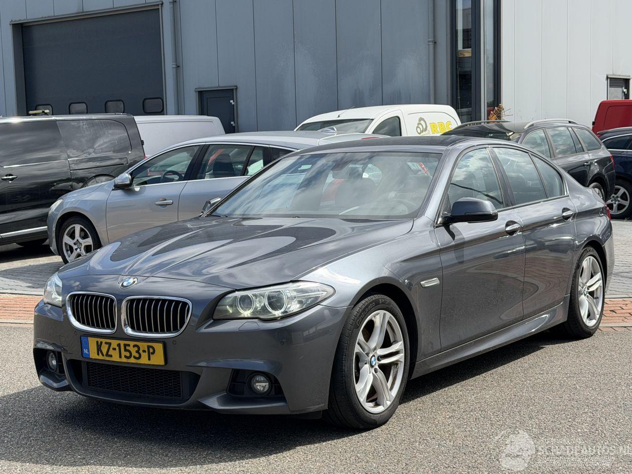BMW 5-serie 520d M-Pakket leer Clima PDC