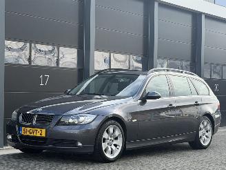 begagnad bil auto BMW 3-serie 325i Pano Navi Clima PDC 2005/11