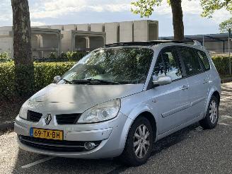 Damaged car Renault Grand-scenic 2.0 16v Pano Navi Clima 2007/2