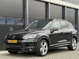 occasion passenger cars Volkswagen Touareg 3.0 TDI R-Line Pano Leer Camera 2013/6