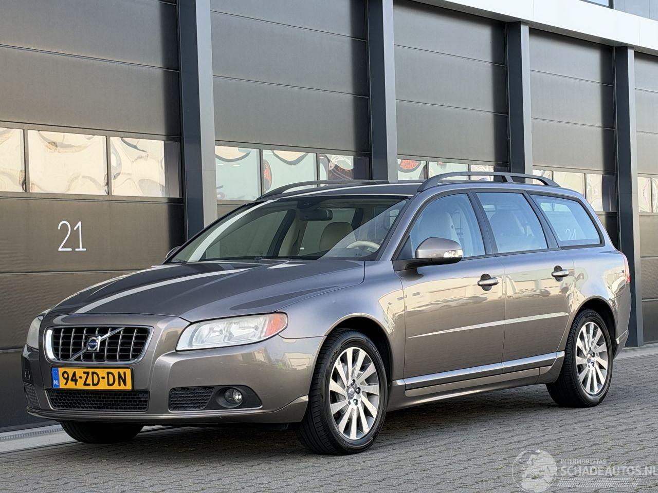 Volvo V-70 2.4 D5 Leer Clima Navi