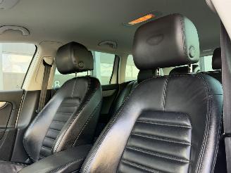 Volkswagen Passat 1.6 TDI Highline Leer Navi Clima PDC picture 8