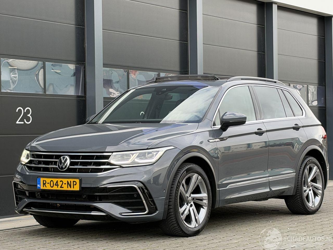 Volkswagen Tiguan 2.0 TDI R-Line Head-Up Camera Pano Clima