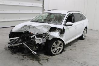 Uttjänta bilar auto Skoda Superb  2020/11
