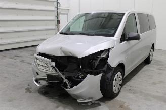 uszkodzony samochody osobowe Mercedes Vito  2019/8
