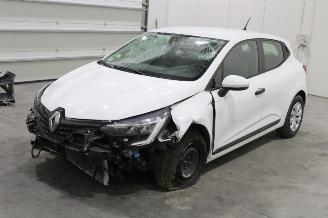 damaged passenger cars Renault Clio  2022/6