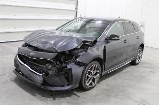 Schadeauto Kia Cee d cee'd 2019/3