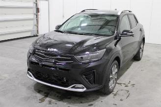 krockskadad bil auto Kia Stonic  2025/1
