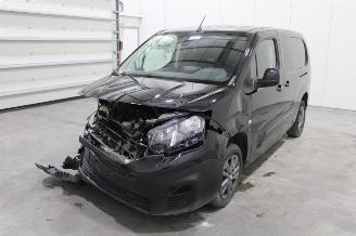 damaged passenger cars Peugeot Partner  2023/10