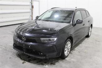 damaged passenger cars Opel Astra  2024/11