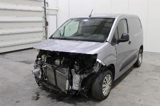 damaged passenger cars Peugeot Partner  2018/11