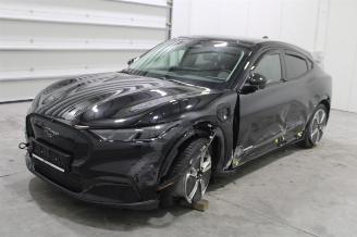 krockskadad bil auto Ford Mustang Mach-e  2024/7