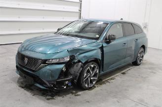 damaged passenger cars Peugeot 308  2024/2