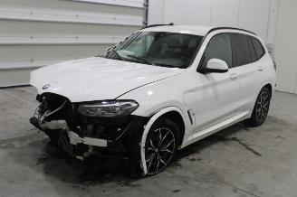 krockskadad bil auto BMW X3  2023/4