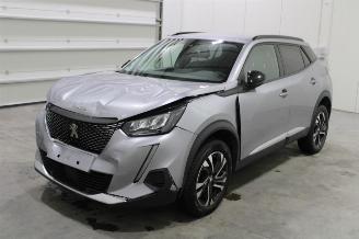 damaged passenger cars Peugeot 2008  2022/7