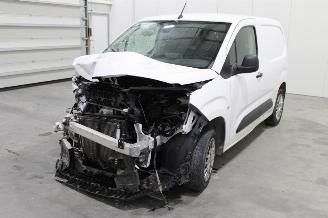 damaged passenger cars Toyota ProAce CITY 2021/9