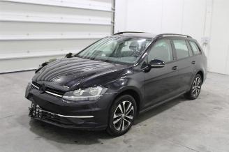 krockskadad bil auto Volkswagen Golf  2020/6