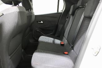 Peugeot 208  picture 12
