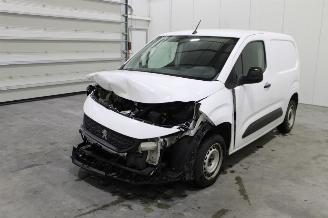 krockskadad bil auto Peugeot Partner  2022/4