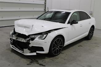 krockskadad bil auto Audi A4  2020/2