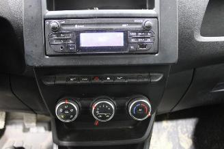 Renault Express  picture 12