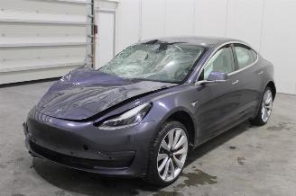 Coche accidentado Tesla Model 3  2019/7