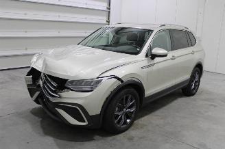 Voiture accidenté Volkswagen Tiguan  2023/12