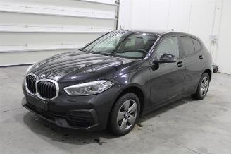 skadebil auto BMW 1-serie 118 2023/7