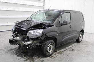 Vaurioauto  passenger cars Citroën Berlingo  2023/10