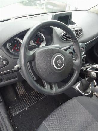 Renault Clio  picture 10