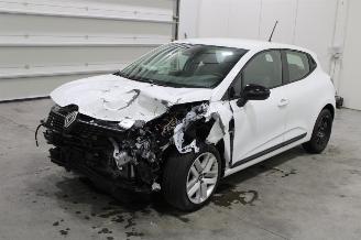 skadebil auto Renault Clio  2024/6