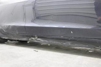 Tesla Model 3  picture 7