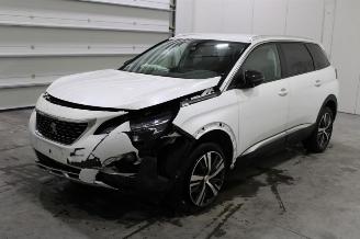 damaged passenger cars Peugeot 5008  2019/5