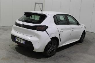 Peugeot 208  picture 3