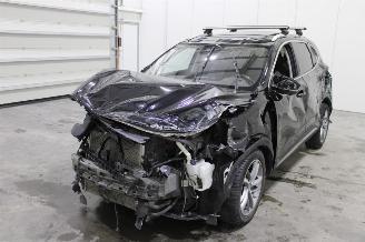 krockskadad bil auto MG EHS  2021/12