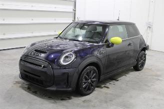 krockskadad bil auto Mini Cooper  2023/4