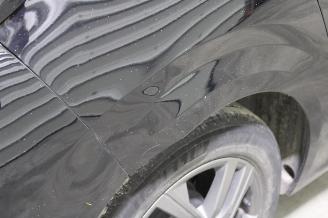 Peugeot 208  picture 9