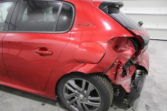 Peugeot 208  picture 6