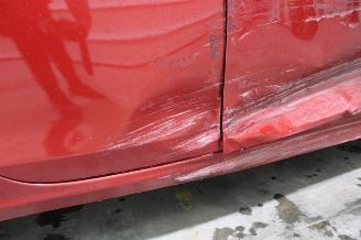 Peugeot 208  picture 6