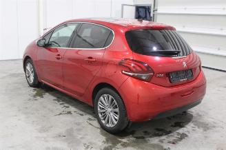 Peugeot 208  picture 4